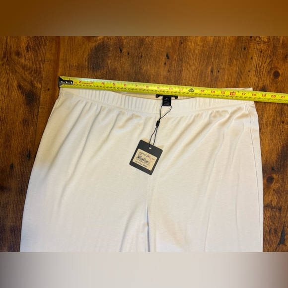 NWT!!! St John Cream Colored High Waist Wide Leg Soft Pants - Picture 3 of 11